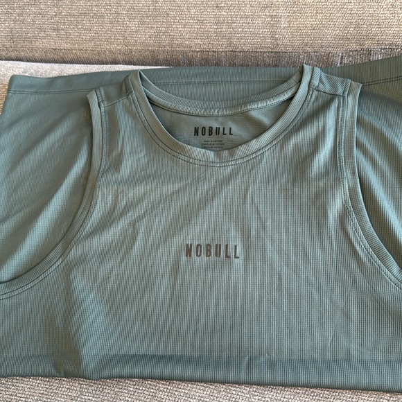 No bull WOMEN'S DELTAPEAK® MICRO TEXTURED TANK. Worn once. balsam - Picture 1 of 2